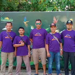 Mas Pri, Owner Mitra Cake, bersama tim